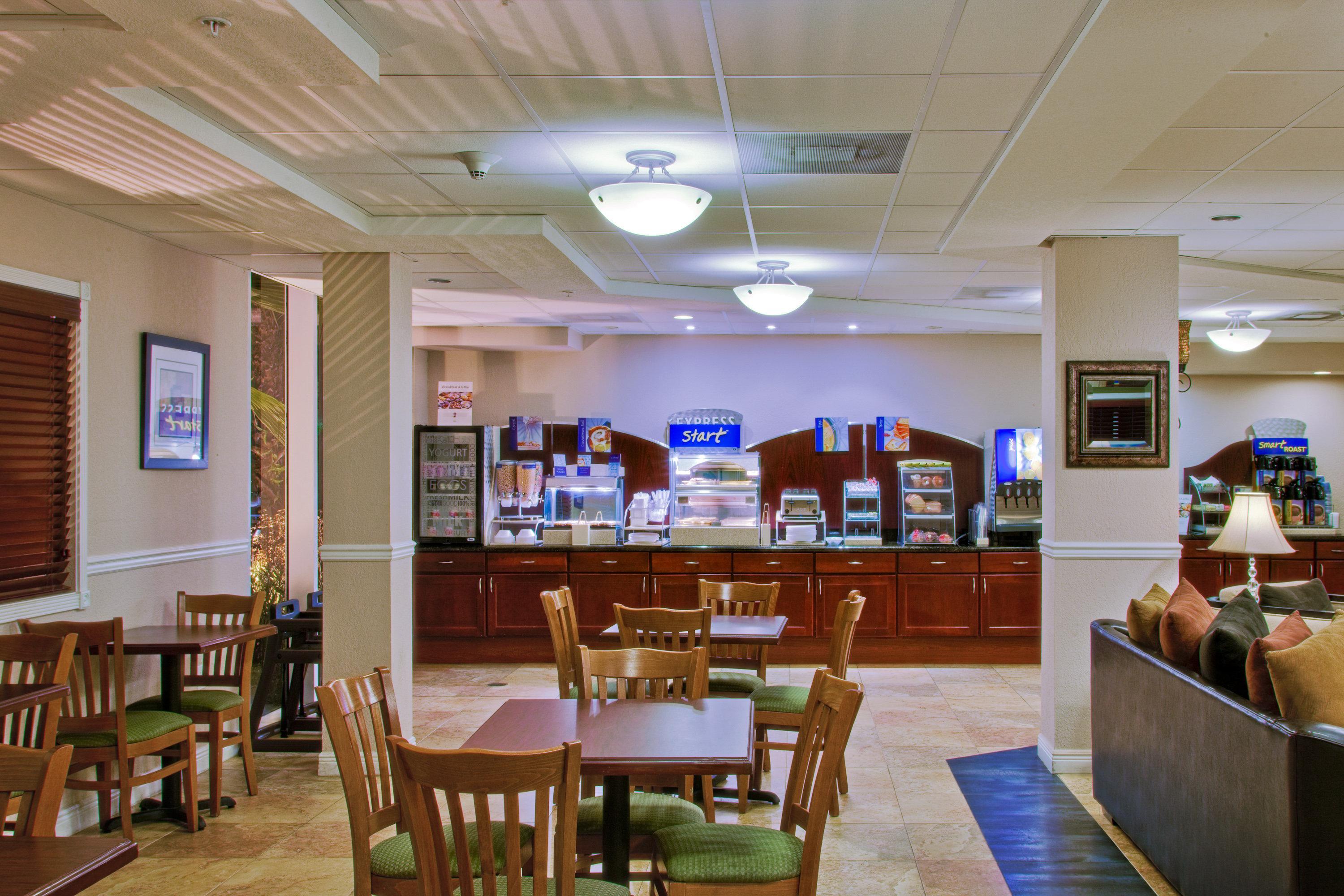 Holiday Inn Express West Palm Beach Metrocentre By Ihg Exterior foto